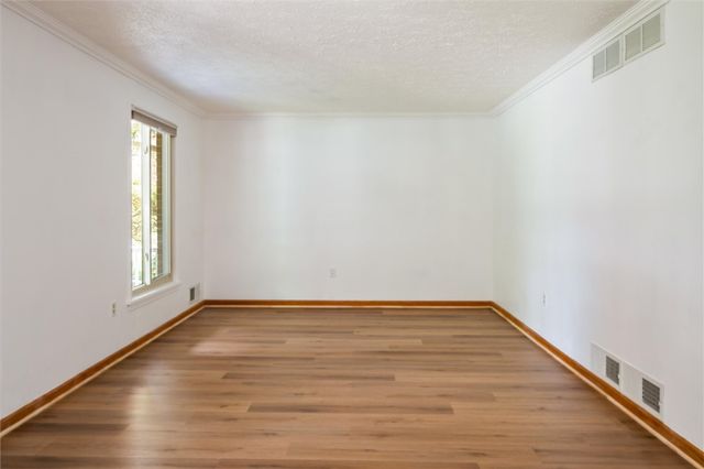 98 Kirkstone Pass, Greece, NY 14626