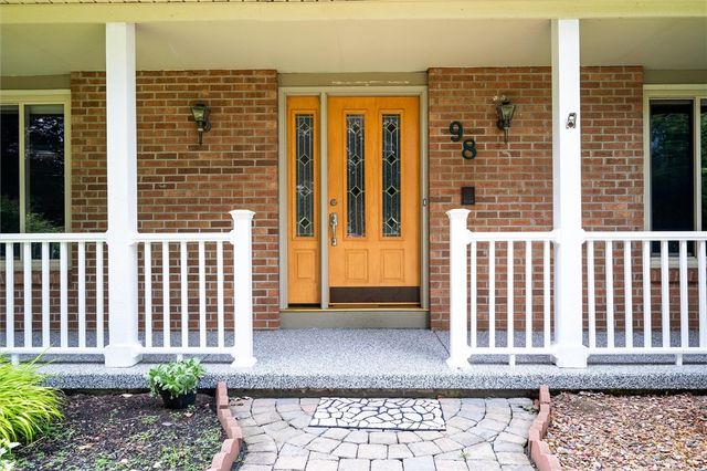 98 Kirkstone Pass, Greece, NY 14626