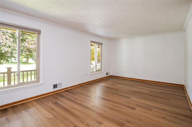 98 Kirkstone Pass, Greece, NY 14626