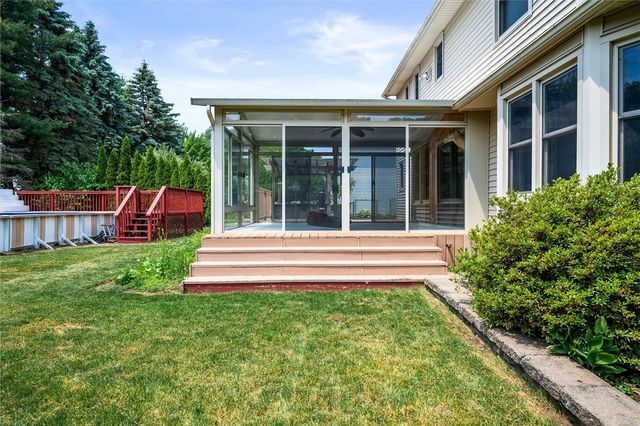 98 Kirkstone Pass, Greece, NY 14626