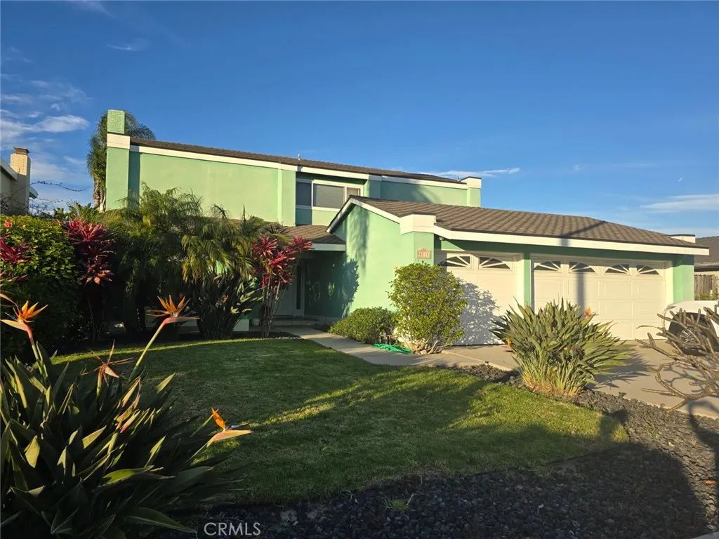 8711 Larkport, Huntington Beach, CA 92646