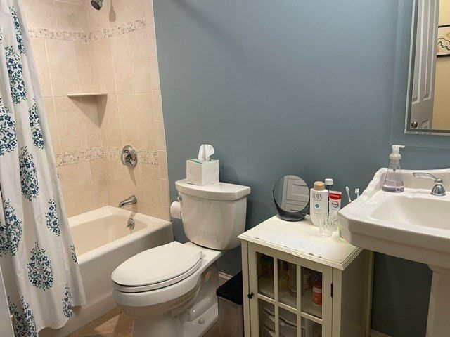 308 Cabot St 308, Newton, MA 02460