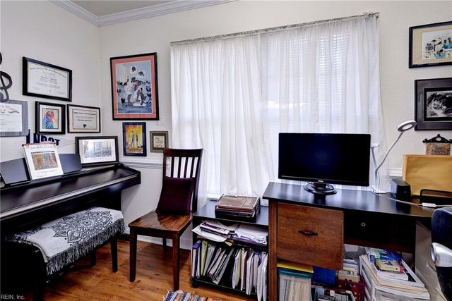 11 Sherazi DR, Hampton, VA 23663