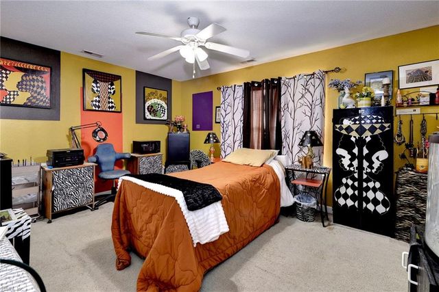 11 Sherazi DR, Hampton, VA 23663