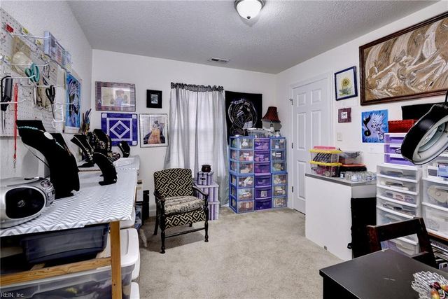 11 Sherazi DR, Hampton, VA 23663