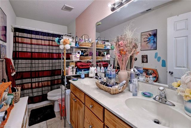 11 Sherazi DR, Hampton, VA 23663