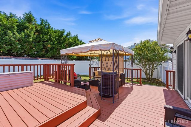 58 Richards Drive, Sayreville, NJ 08859