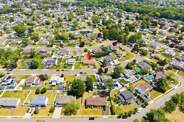 58 Richards Drive, Sayreville, NJ 08859