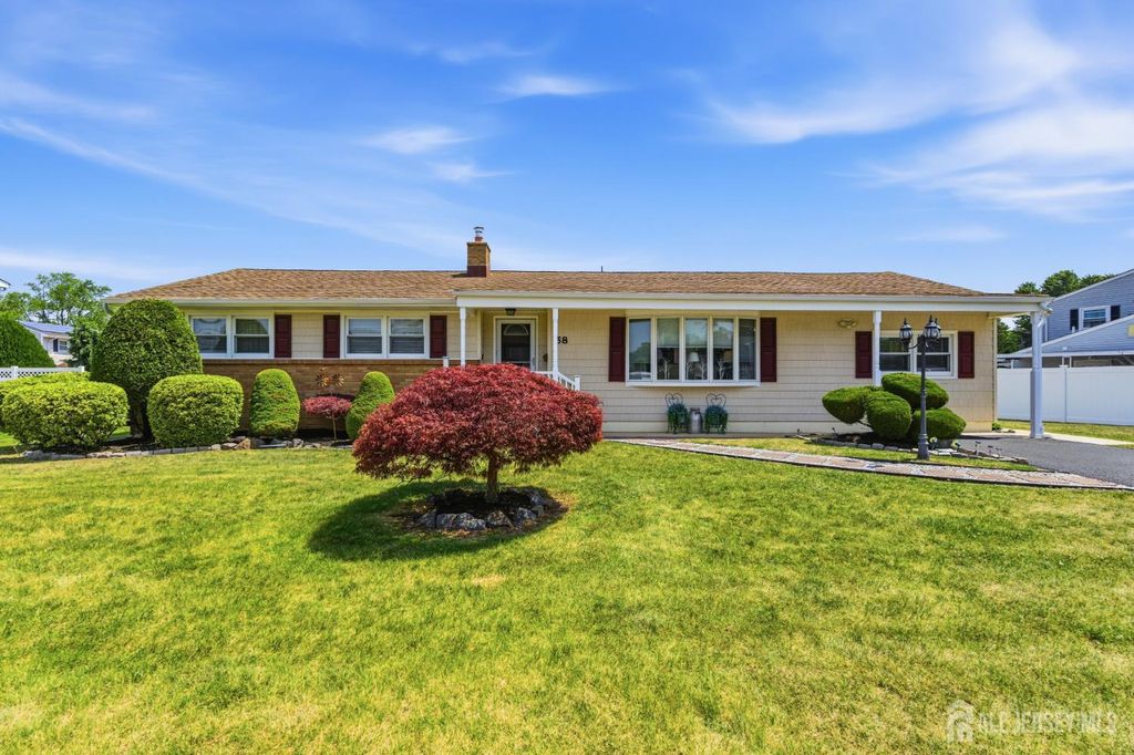58 Richards Drive, Sayreville, NJ 08859