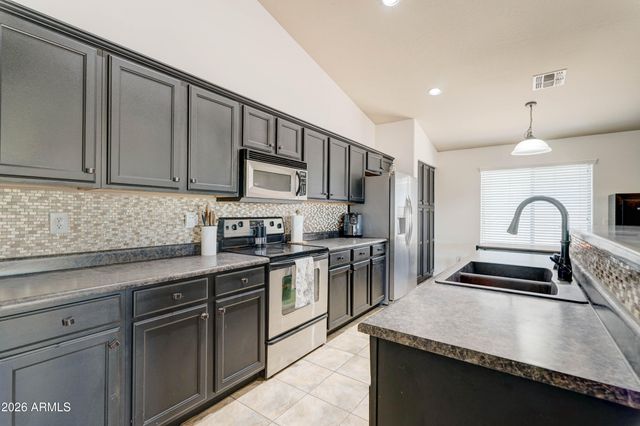 35510 N BELGIAN BLUE Court, San Tan Valley, AZ 85143