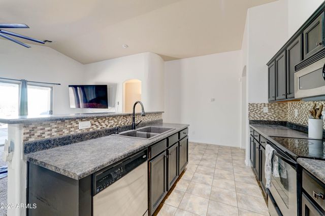 35510 N BELGIAN BLUE Court, San Tan Valley, AZ 85143