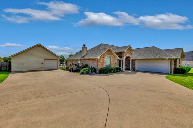 2309 E Emerald Bend Court, Granbury, TX 76049