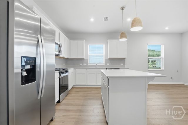 217 Crosstown Avenue, Richmond Hill, GA 31324