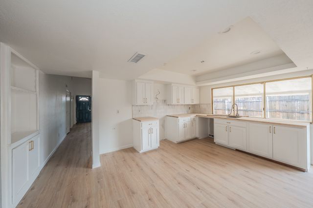 3405 Brook Lane, Grand Prairie, TX 75052