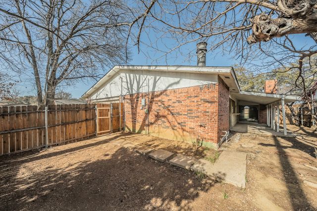 3405 Brook Lane, Grand Prairie, TX 75052