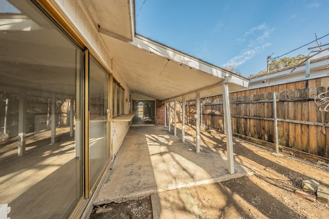 3405 Brook Lane, Grand Prairie, TX 75052