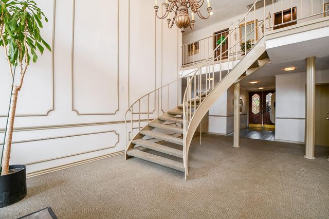 2824 Briarhurst Drive 9, Houston, TX 77057