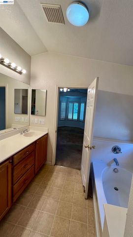 3811 Claire St, Stockton, CA 95212