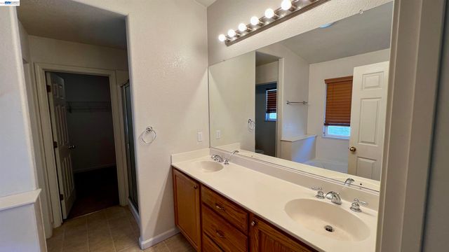 3811 Claire St, Stockton, CA 95212