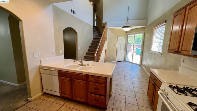 3811 Claire St, Stockton, CA 95212