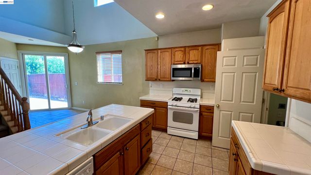 3811 Claire St, Stockton, CA 95212