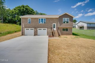 108 Hunters Run Lane, Mount Carmel, TN 37645