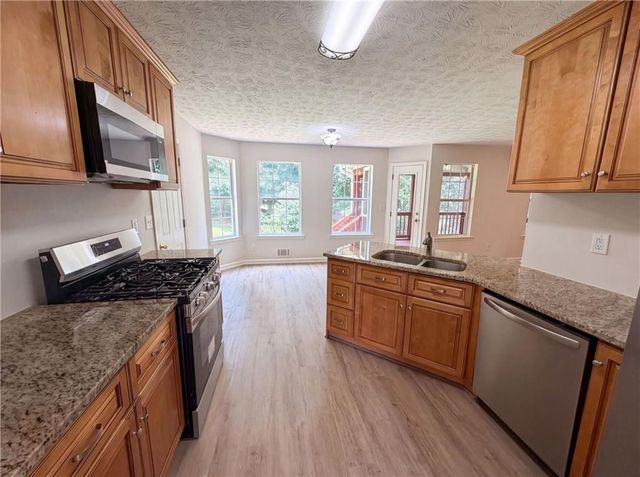 2684 High Point Court, Loganville, GA 30052