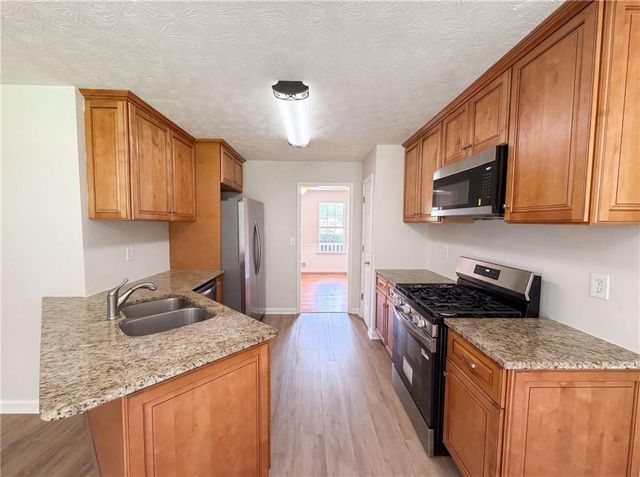 2684 High Point Court, Loganville, GA 30052