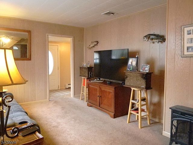 49 Mabie St, Franklin Boro, NJ 07416