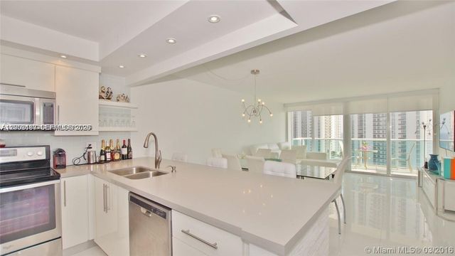 100 Bayview Dr 1811, Sunny Isles Beach, FL 33160