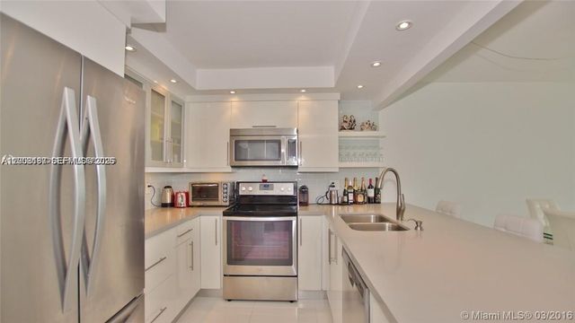 100 Bayview Dr 1811, Sunny Isles Beach, FL 33160