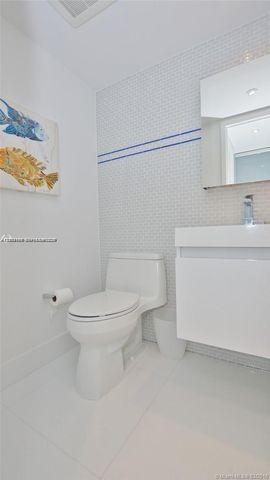 100 Bayview Dr 1811, Sunny Isles Beach, FL 33160