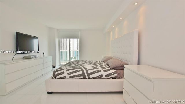 100 Bayview Dr 1811, Sunny Isles Beach, FL 33160