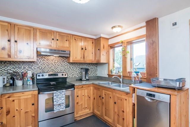 36 Conz St, Northampton, MA 01060
