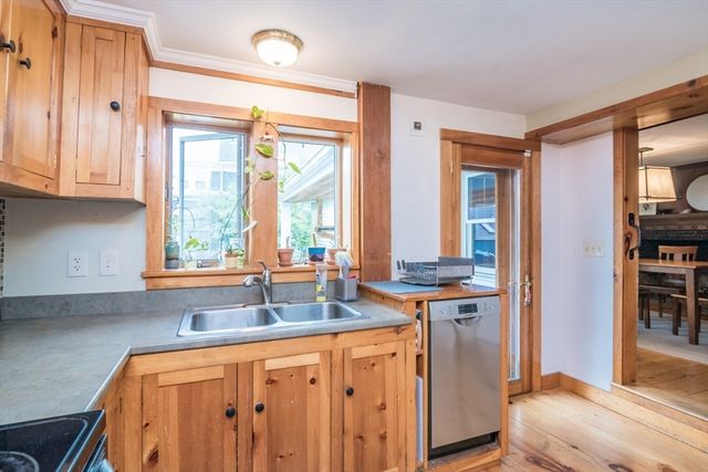 36 Conz St, Northampton, MA 01060