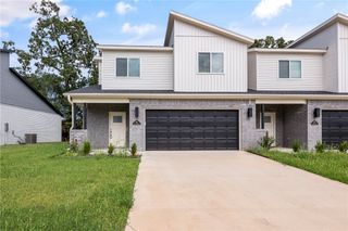 652 Sun Meadow Loop, Centerton, AR 72719