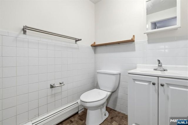 2477 6th Street 1st Floor, Fort Lee, NJ 07024