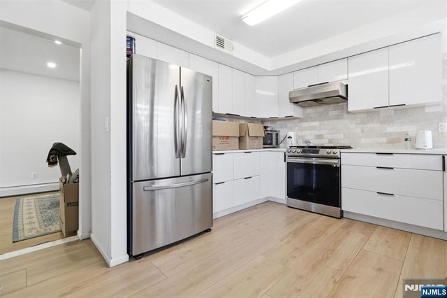 2477 6th Street 1st Floor, Fort Lee, NJ 07024