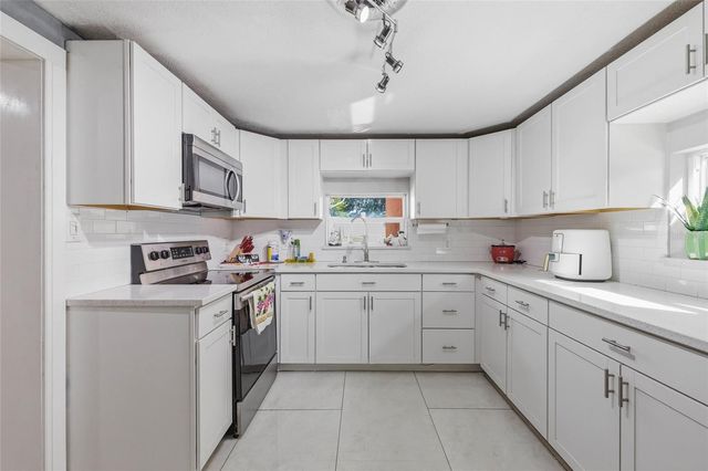 6760 RUNNEL DRIVE, New Port Richey, FL 34653