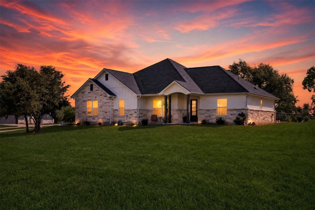 317 Esperanza Petal PASS, Liberty Hill, TX 78642