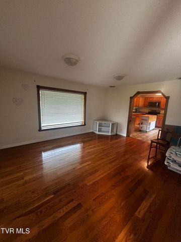 803 Middle Wallens Creek Road, Duffield, VA 24244
