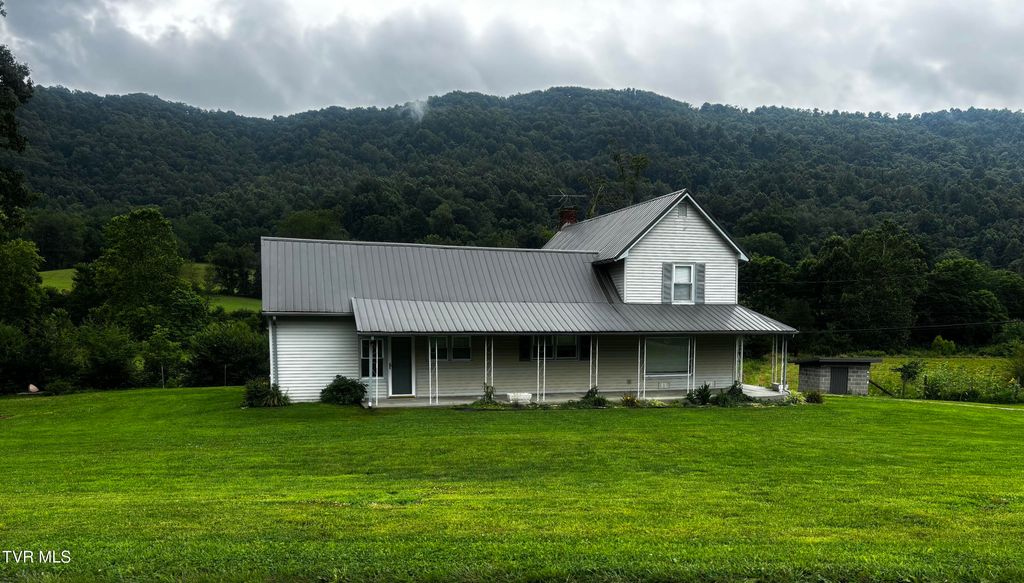 803 Middle Wallens Creek Road, Duffield, VA 24244