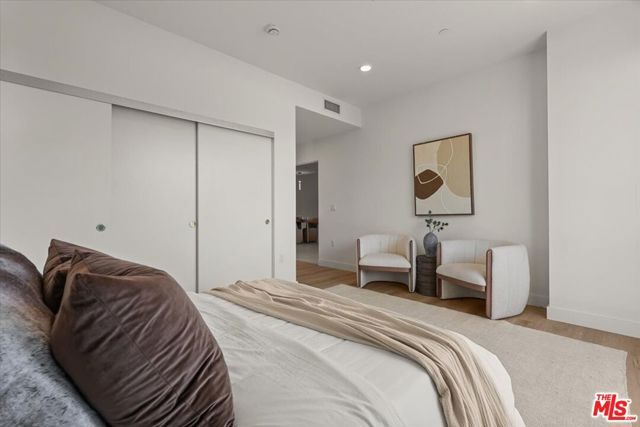 1257 N Sweetzer Avenue 202, West Hollywood, CA 90069