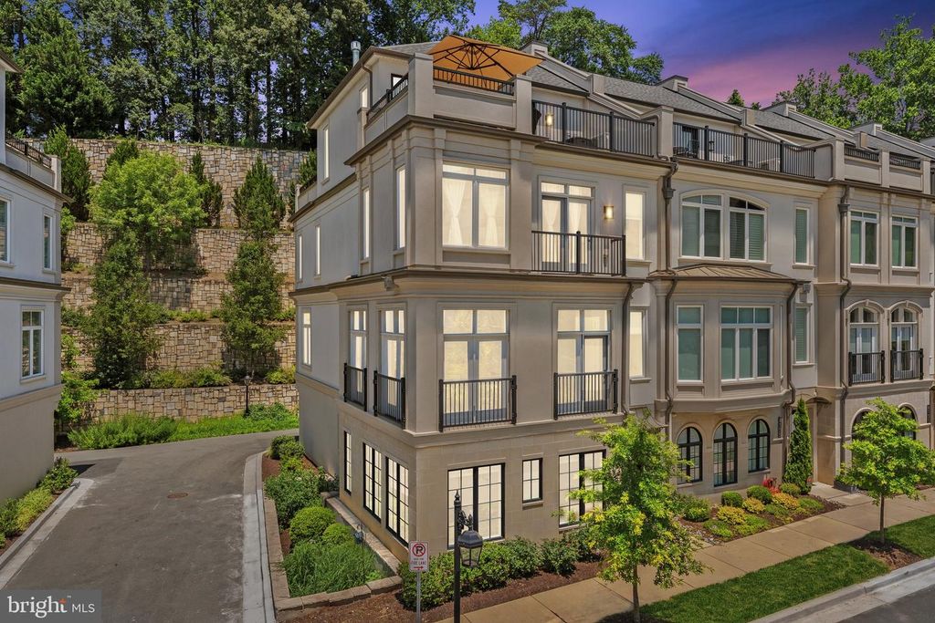8135 RIVER RD, Bethesda, MD 20817