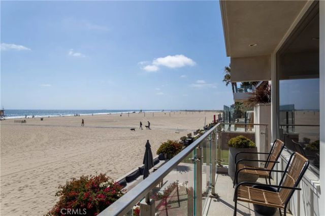 6704 W Oceanfront, Newport Beach, CA 92663