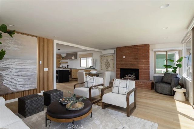 6704 W Oceanfront, Newport Beach, CA 92663