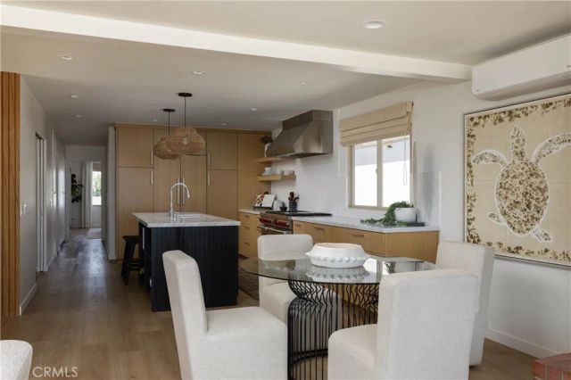 6704 W Oceanfront, Newport Beach, CA 92663