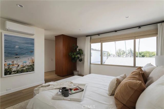 6704 W Oceanfront, Newport Beach, CA 92663