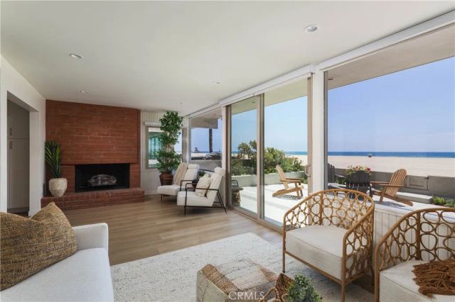 6704 W Oceanfront, Newport Beach, CA 92663