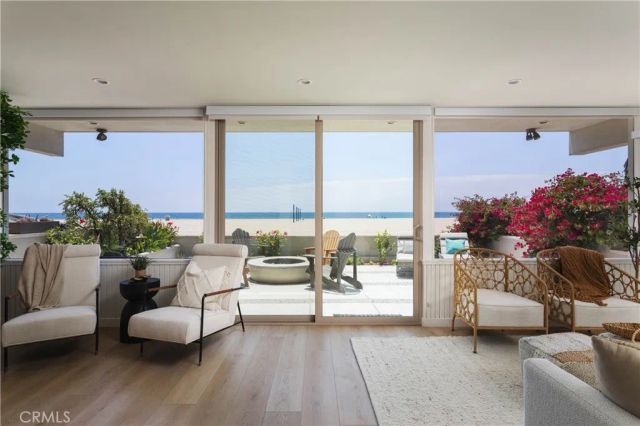 6704 W Oceanfront, Newport Beach, CA 92663